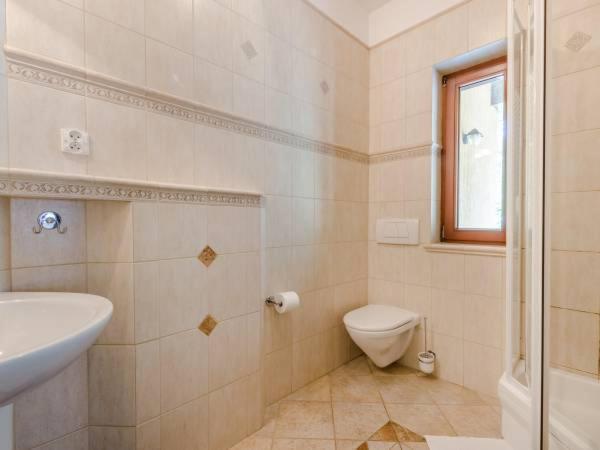 Apartment 3 *